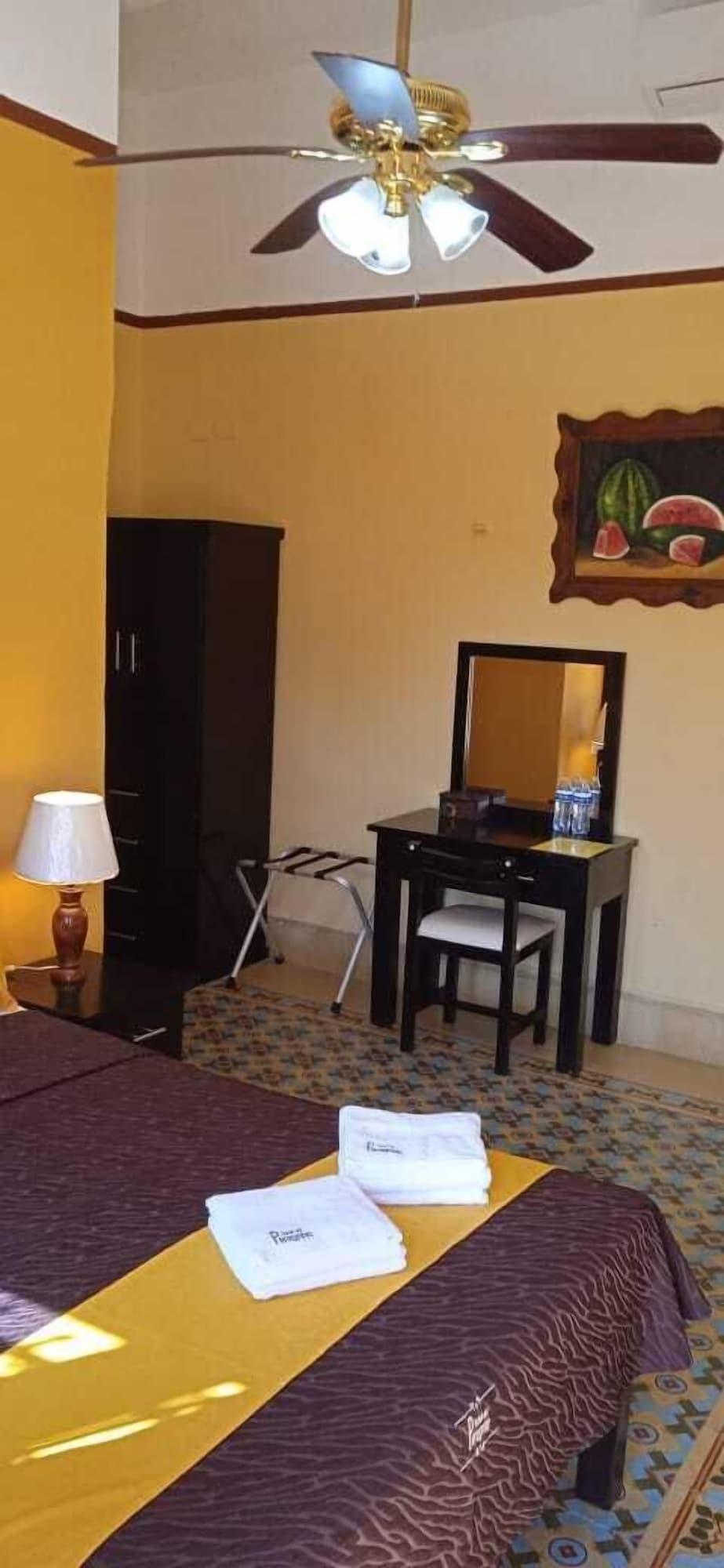Hotel Del Peregrino Boutique Hotel Merida Exterior photo